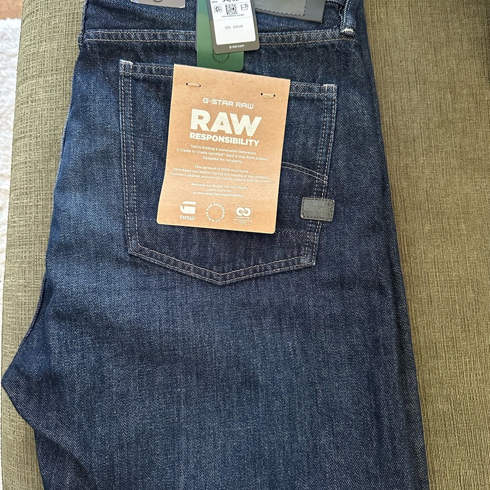 G-Star Raw Straight Leg Jeans in Dark Blue Denim
34/32